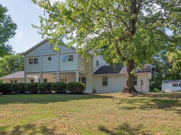2nd image of 36066 Valley Dr