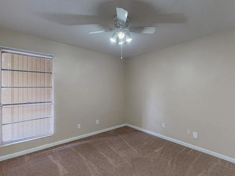 Tower Park Apartments — Photo 30