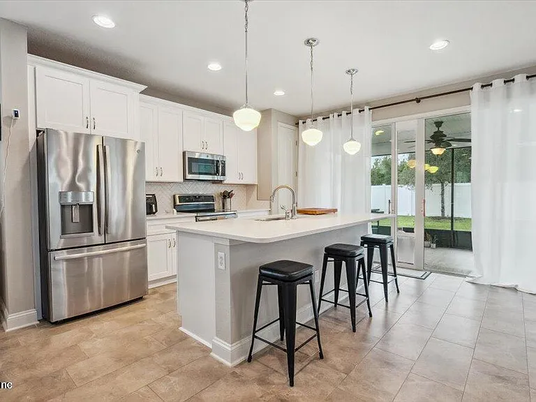 1120 Persimmon Dr — Photo 9