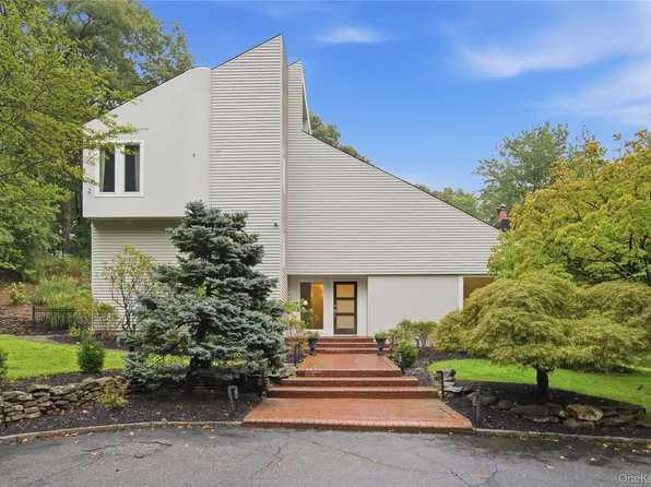 8 Target Rock Rd, Lloyd Harbor, NY 11743