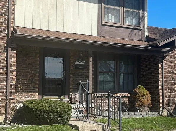 28439 Queens Ct, Warren, MI 48093
