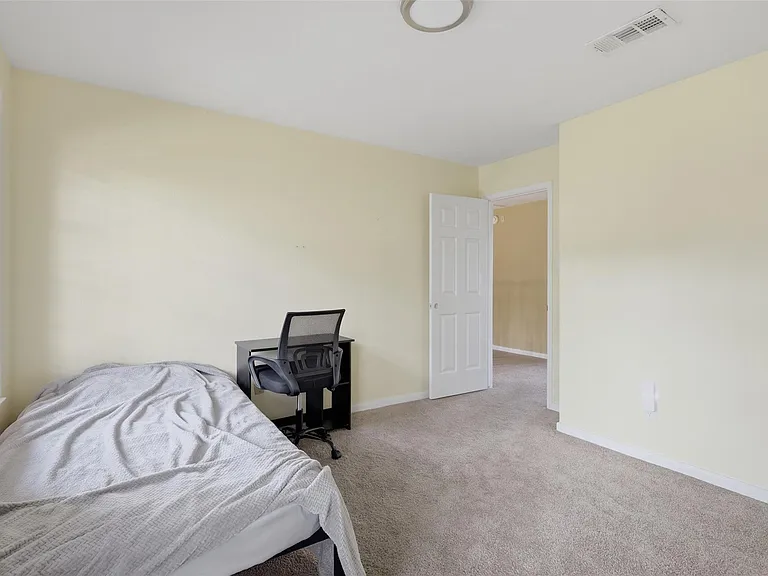 2114 Gentryside Dr — Photo 23
