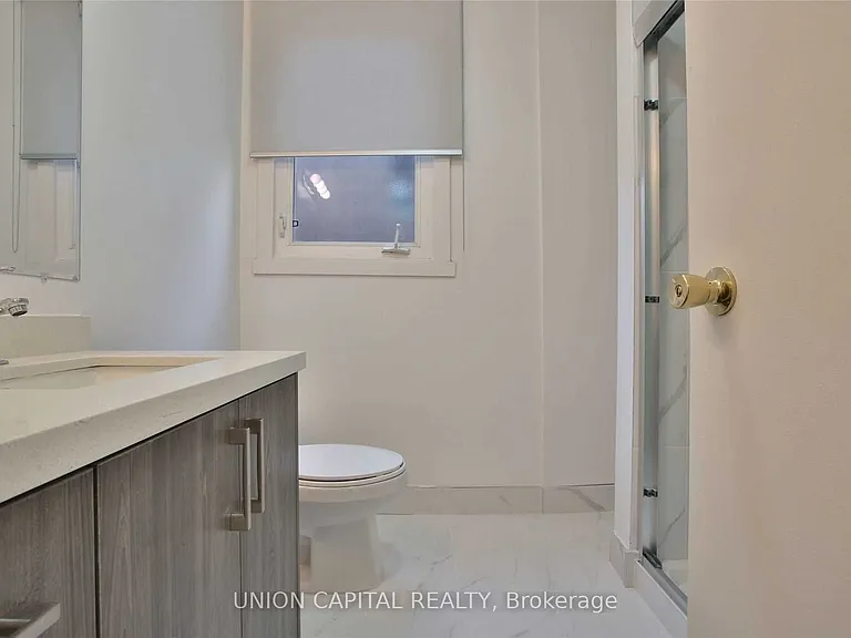 366 Balliol St #UPPER — Photo 13