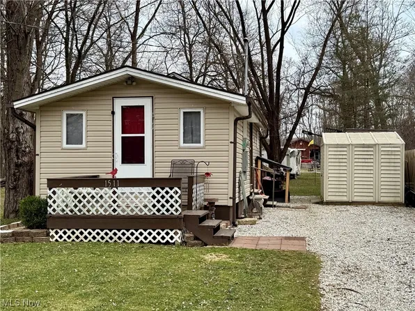 1511 Beachview Dr, Lake Milton, OH 44429