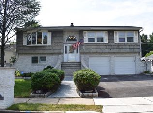 30 Ellingham Ave, Monroe Township, NJ 08831