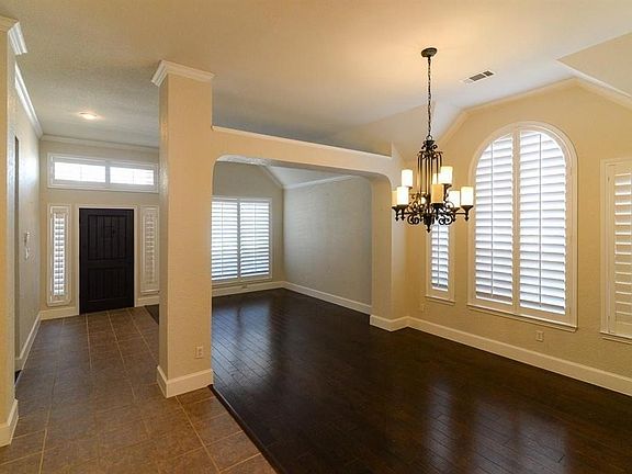 4th image of 2703 Summerwood Ct