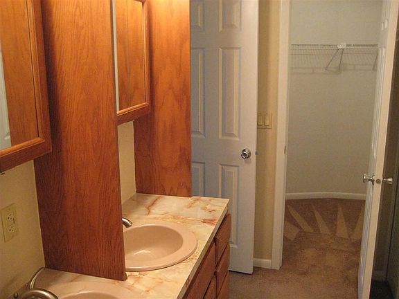 5th image of 1008 NW 34th Ter