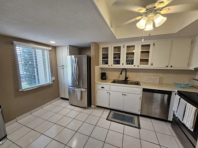 2244 Winkler Ave #108 — Photo 16