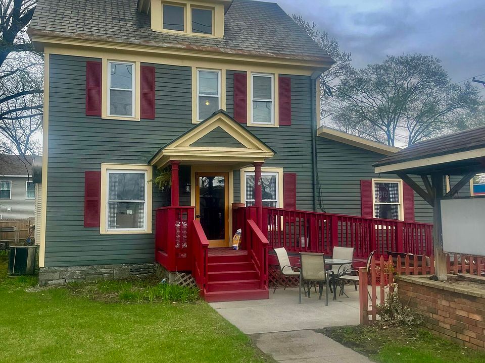 71 Saratoga Ave, South Glens Falls, NY 12803 MLS 202315043 Zillow