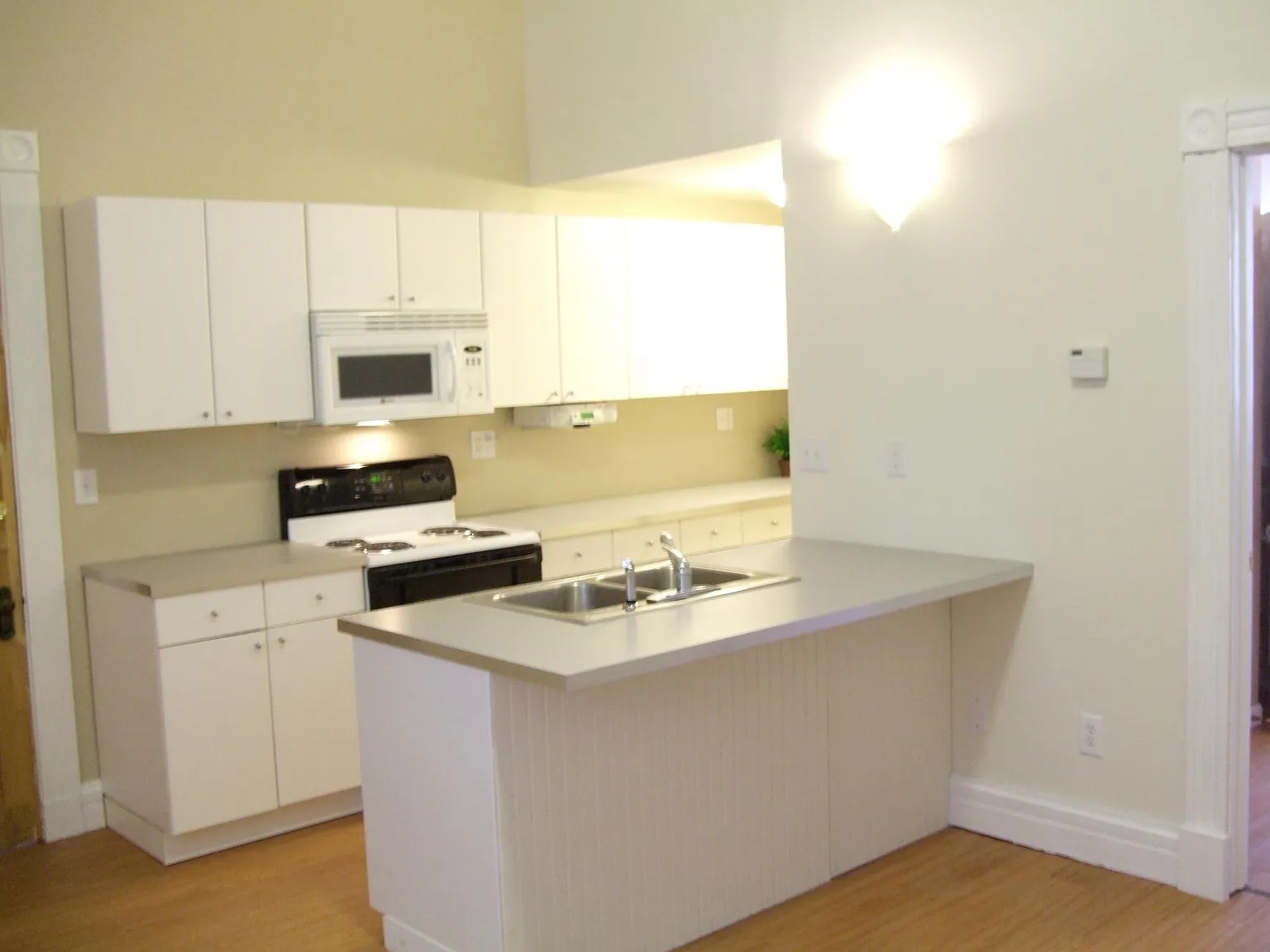 615 Poplar St — Photo 3