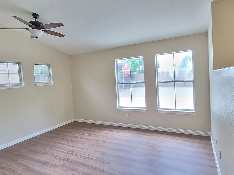 784 Arabian Cir — Photo 16