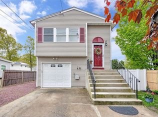 113 Hudson Ave, Lake Grove, NY 11755