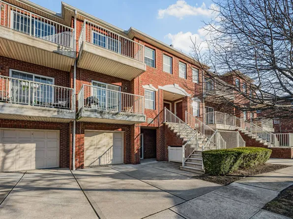 3-19A Endeavor Pl, College Pt, NY 11356