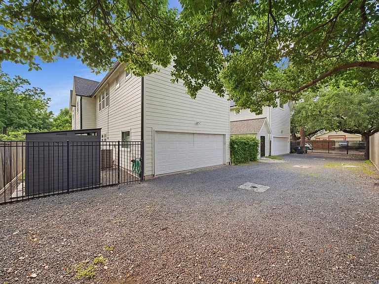 3118 Morrison St — Photo 36