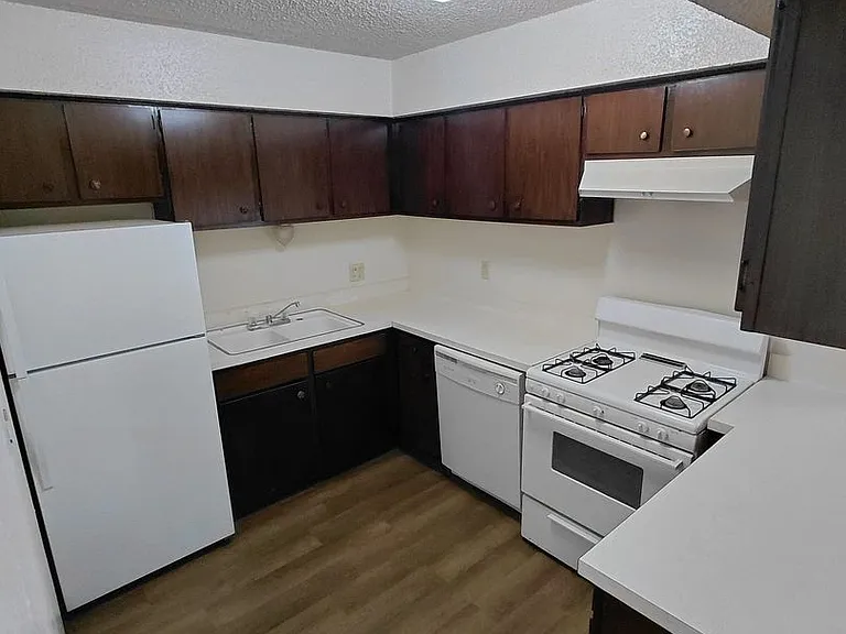 Prairie Sun Apartments — Photo 23