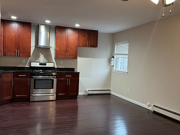4th image of 400-402 4th Ave #208