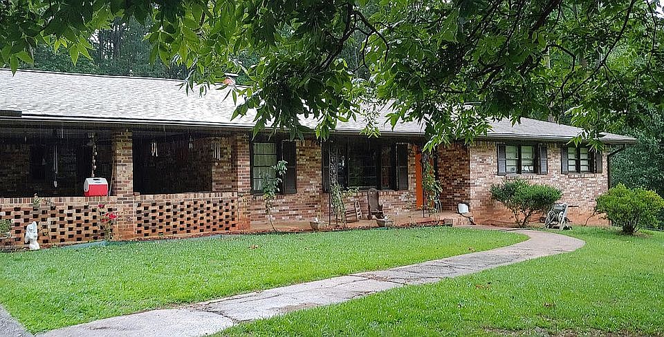 1st image of 363 White Oak Dr