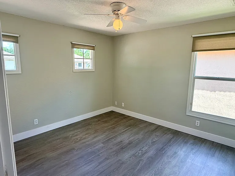 5745 SE Crooked Oak Ave — Photo 17