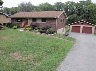 615 McClane Farm Rd, Washington, PA 15301