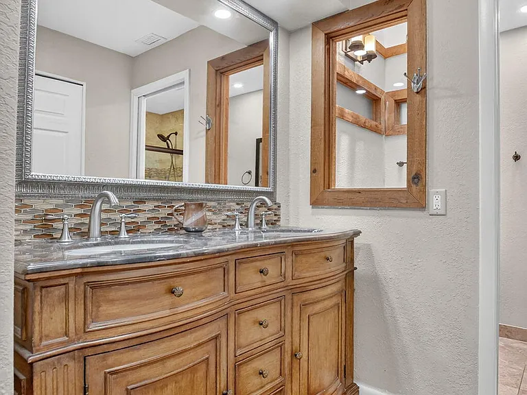 7813 Kenway Pl W — Photo 31