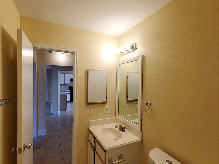 1413 Bridle Path — Photo 19