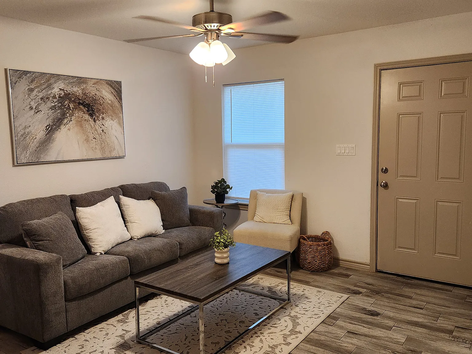 2 bed, 900 sqft, $1,850 — Photo 3