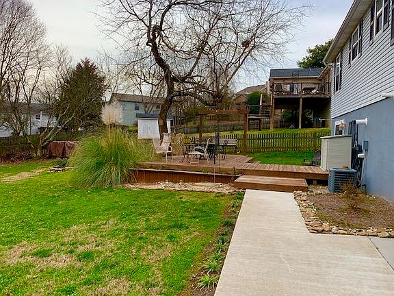 3rd image of 1636 Dunraven Dr