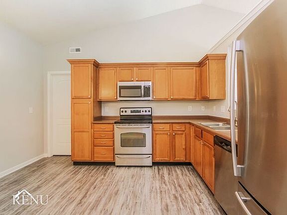 3rd image of 19367 Fox Chase Dr
