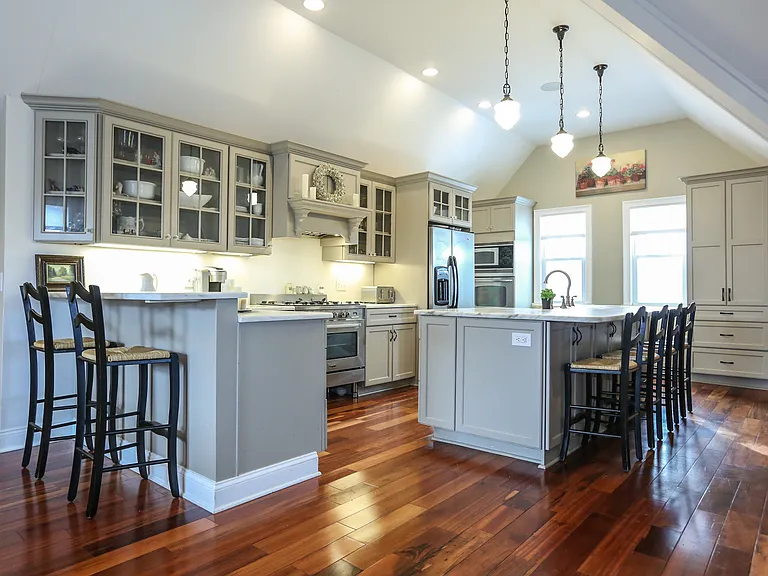 11 Pleasant St — Photo 10