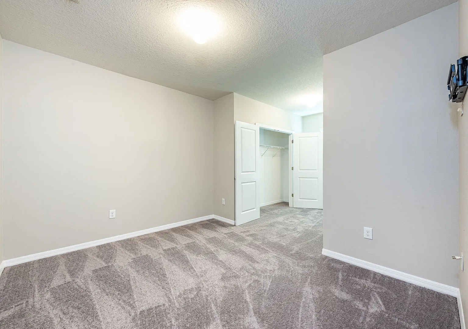Riverview rental — Photo 1