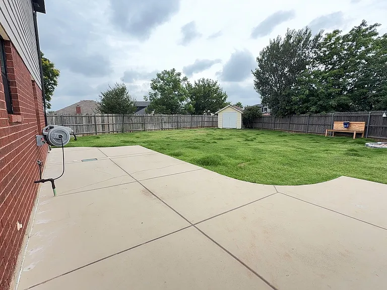 9301 Maypark Cir — Photo 15