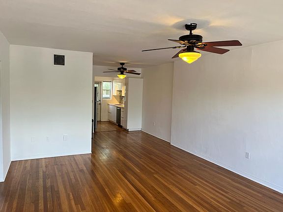 4th image of 800 W 42nd St APT 1B
