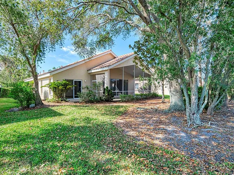 5271 Highbury Cir — Photo 44