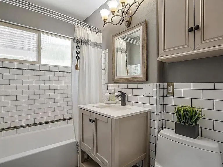 632 Shaddick Dr — Photo 13