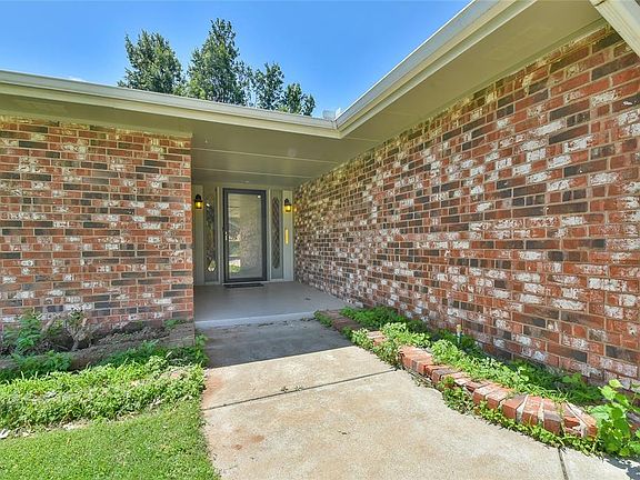 3rd image of 2632 NW 58th St