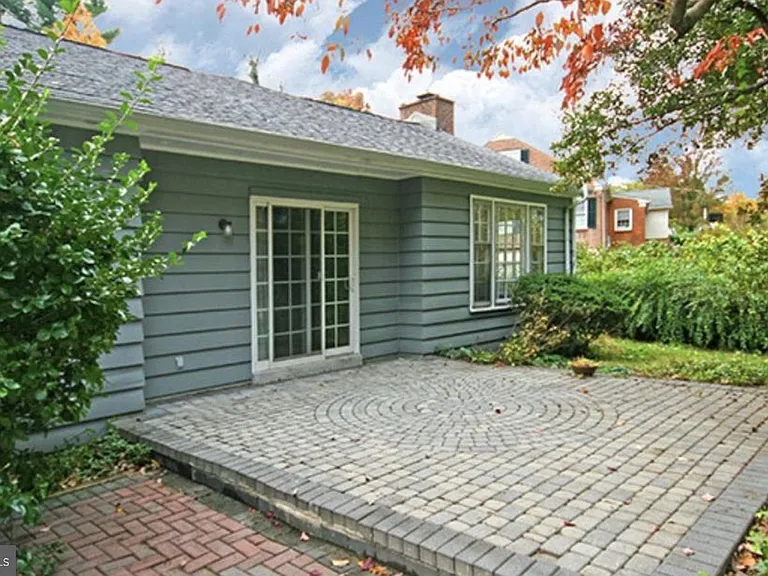 1121 Club House Rd — Photo 12