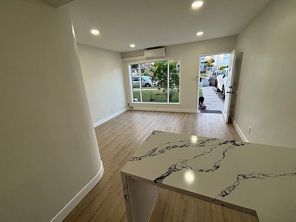 3rd image of 1324 Orange Grove Ave #B
