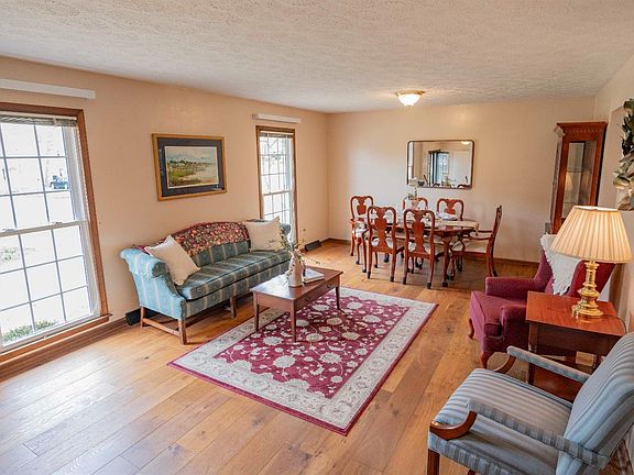5th image of 204 Blumont Dr