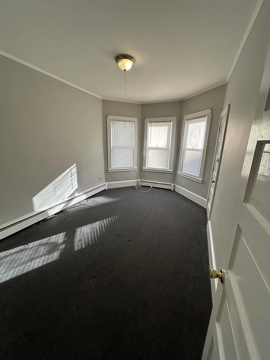 Building Photo - 257 Tinkham St #1E