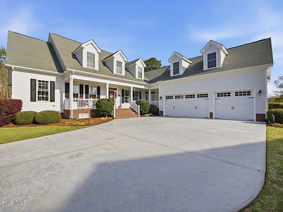 1st image of 112 Randolph Loop N
