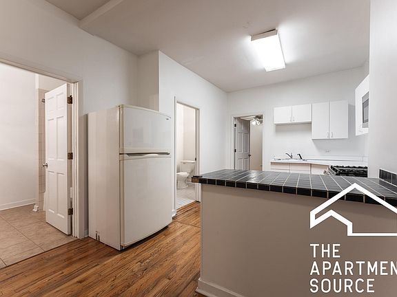 2nd image of 1756 N Hoyne Ave
