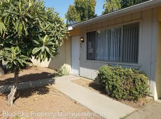 883 E Honolulu St, Lindsay, CA 93247