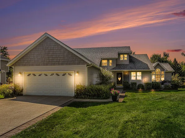 61558 Bayshore Dr, Sturgis, MI 49091