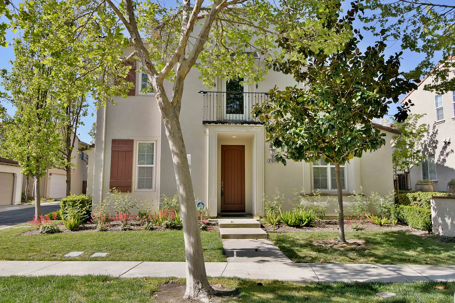 2737 Mountain Ash Ln photo 1
