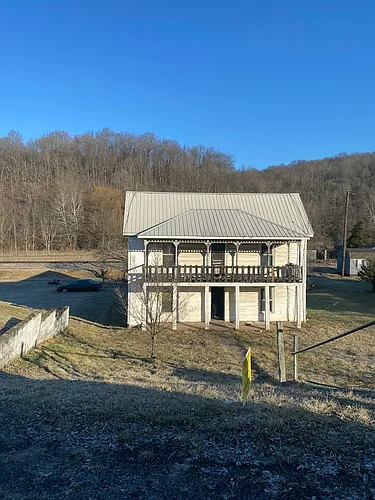 5703 Lee Hwy Photo 1