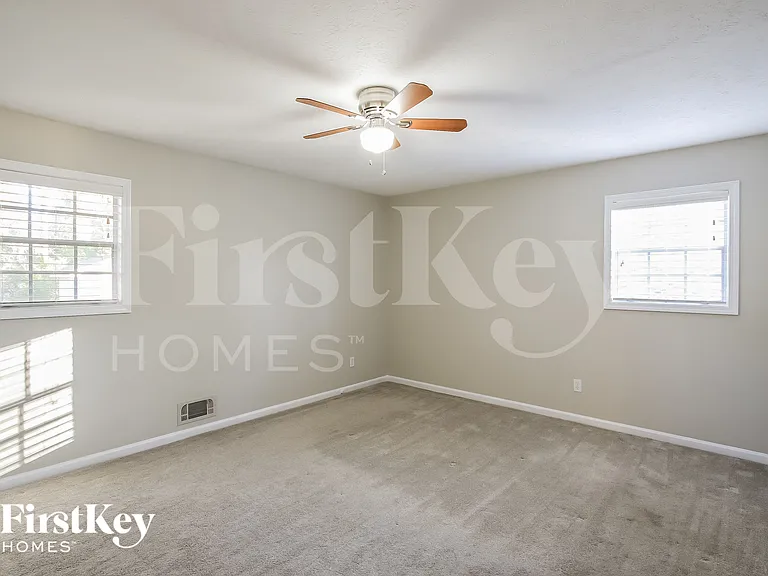 61 Vanya Ln SE — Photo 9