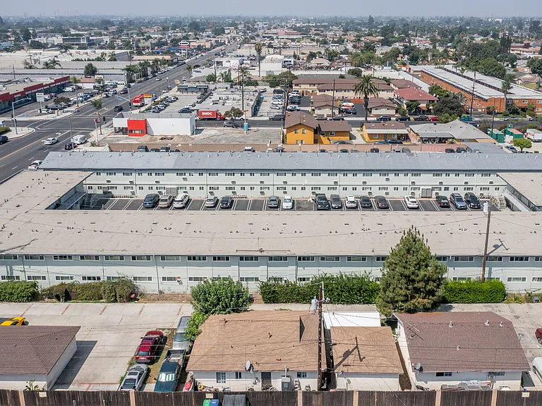 10015 Alondra Blvd — Photo 24