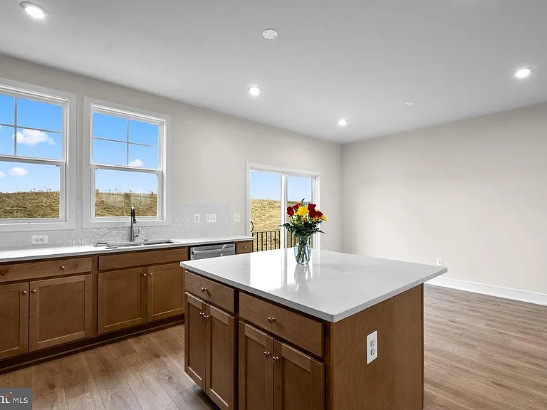 107 Checkerspot Way — Photo 5
