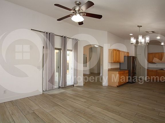 4th image of 1673 E Wildhorse Pl