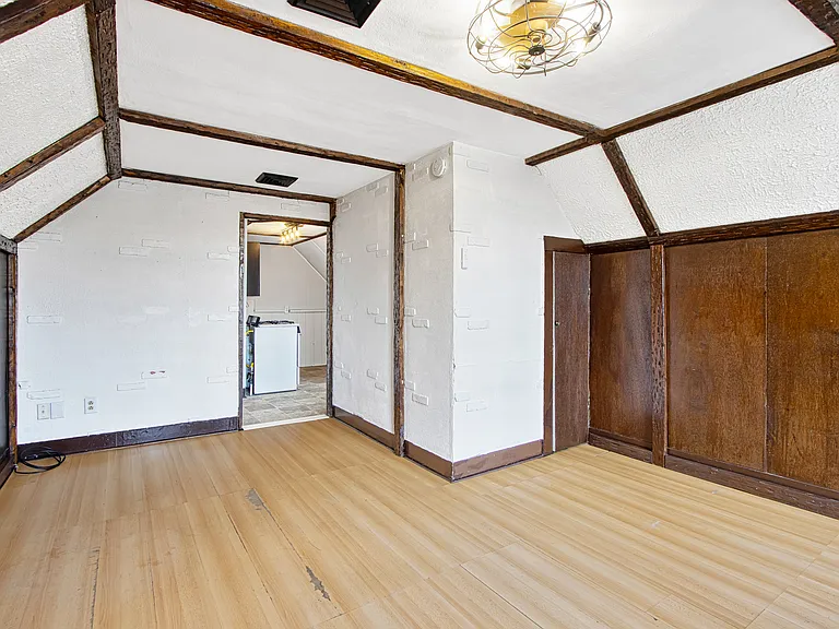 102 Main St #5 — Photo 7